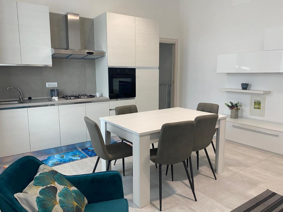 Garden House Apartments In نابولي المظهر الخارجي الصورة