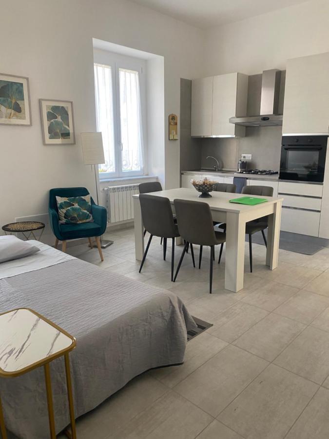 Garden House Apartments In نابولي المظهر الخارجي الصورة