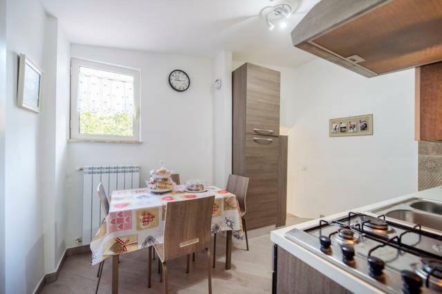 Garden House Apartments In نابولي المظهر الخارجي الصورة