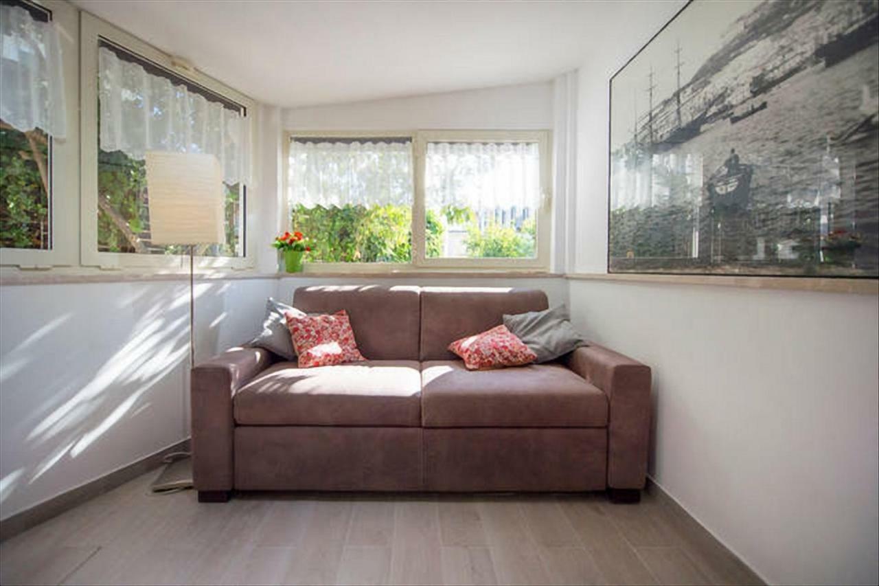 Garden House Apartments In نابولي المظهر الخارجي الصورة