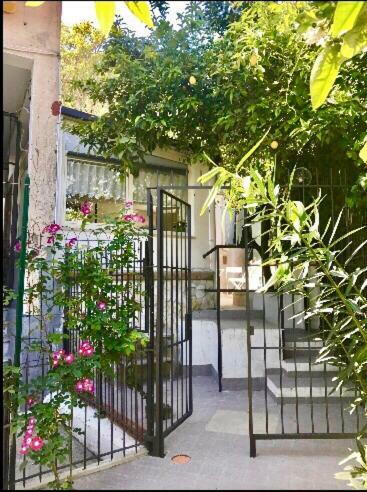 Garden House Apartments In نابولي المظهر الخارجي الصورة